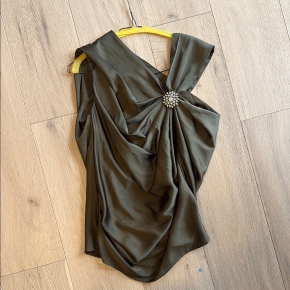Pookie and Sebastian Elegant Olive Green Draped Top with Brooch - Picture 2 of 8